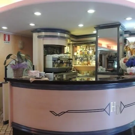 Ristorante Il Delfino 호텔 노바라