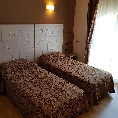 Ristorante Il Delfino 노바라